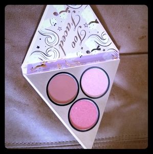 ⭐Too Faced Bronzer Blush & Highlighter Trio⭐